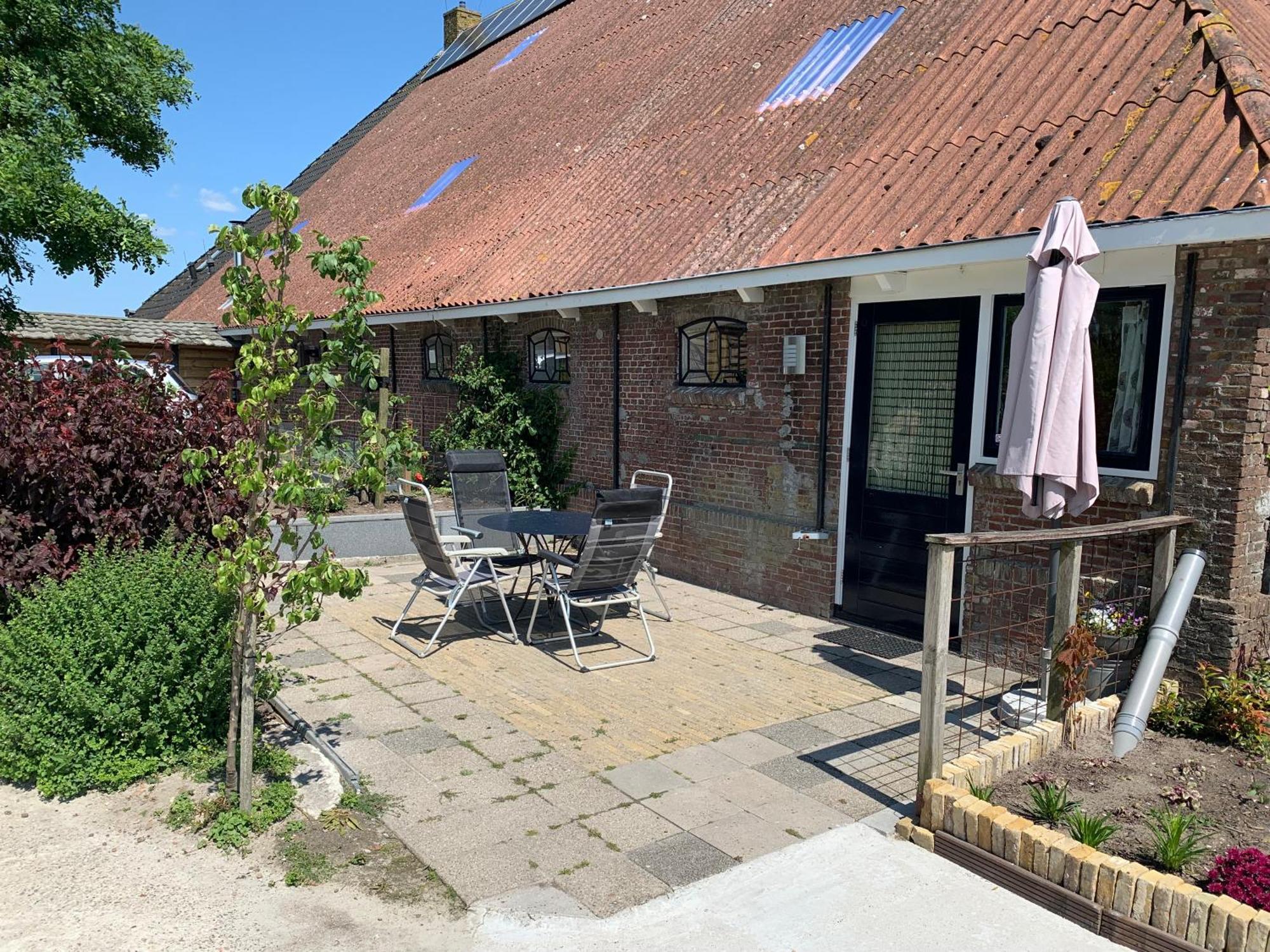 Villa Logeerboerderij De Salix Hitzum Exterior foto