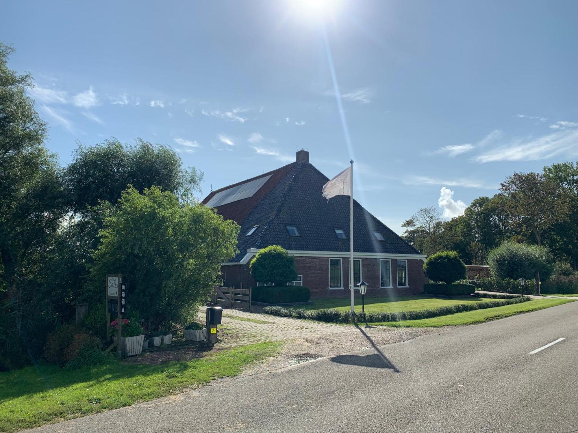 Villa Logeerboerderij De Salix Hitzum Exterior foto
