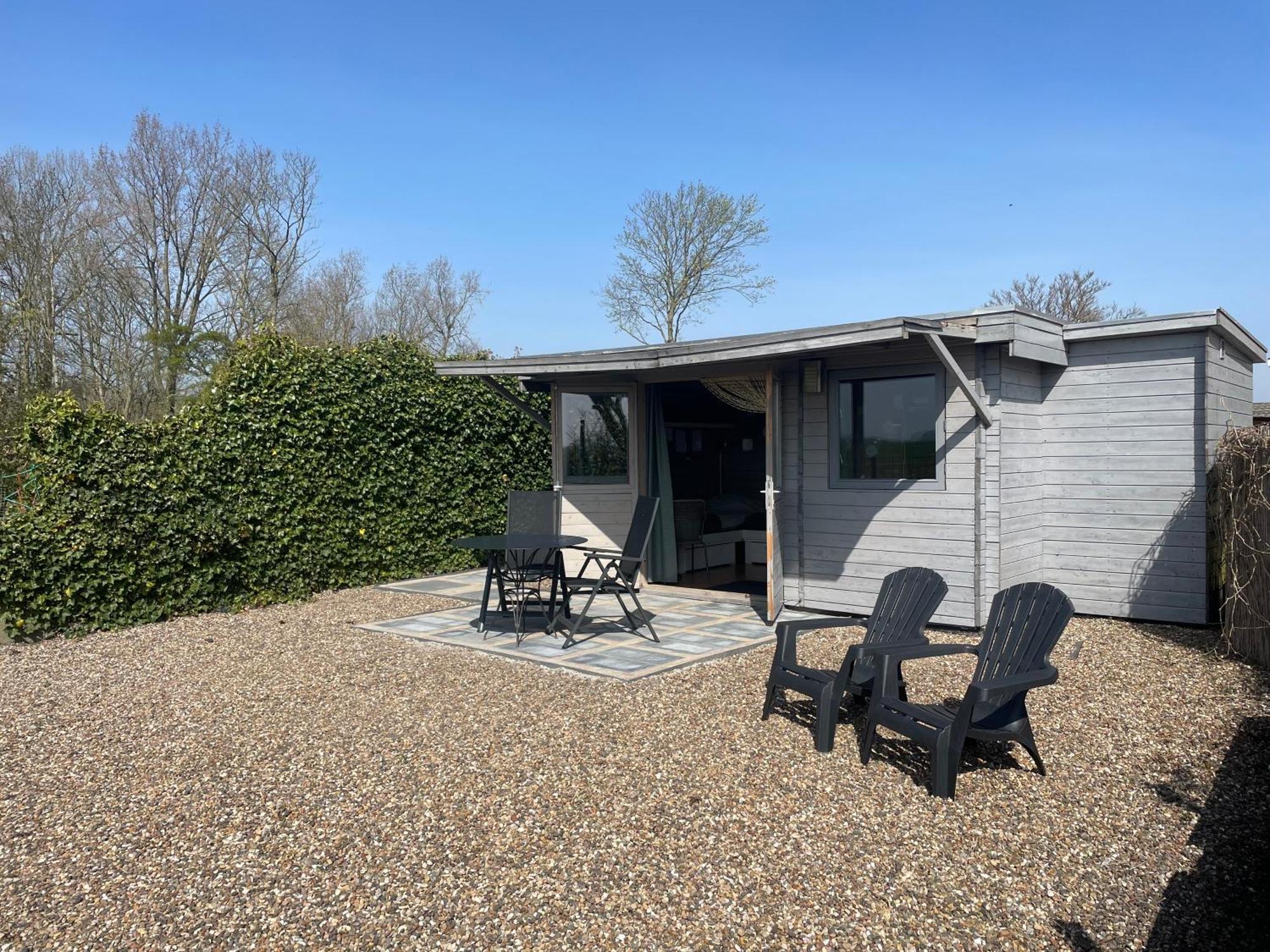 Villa Logeerboerderij De Salix Hitzum Exterior foto