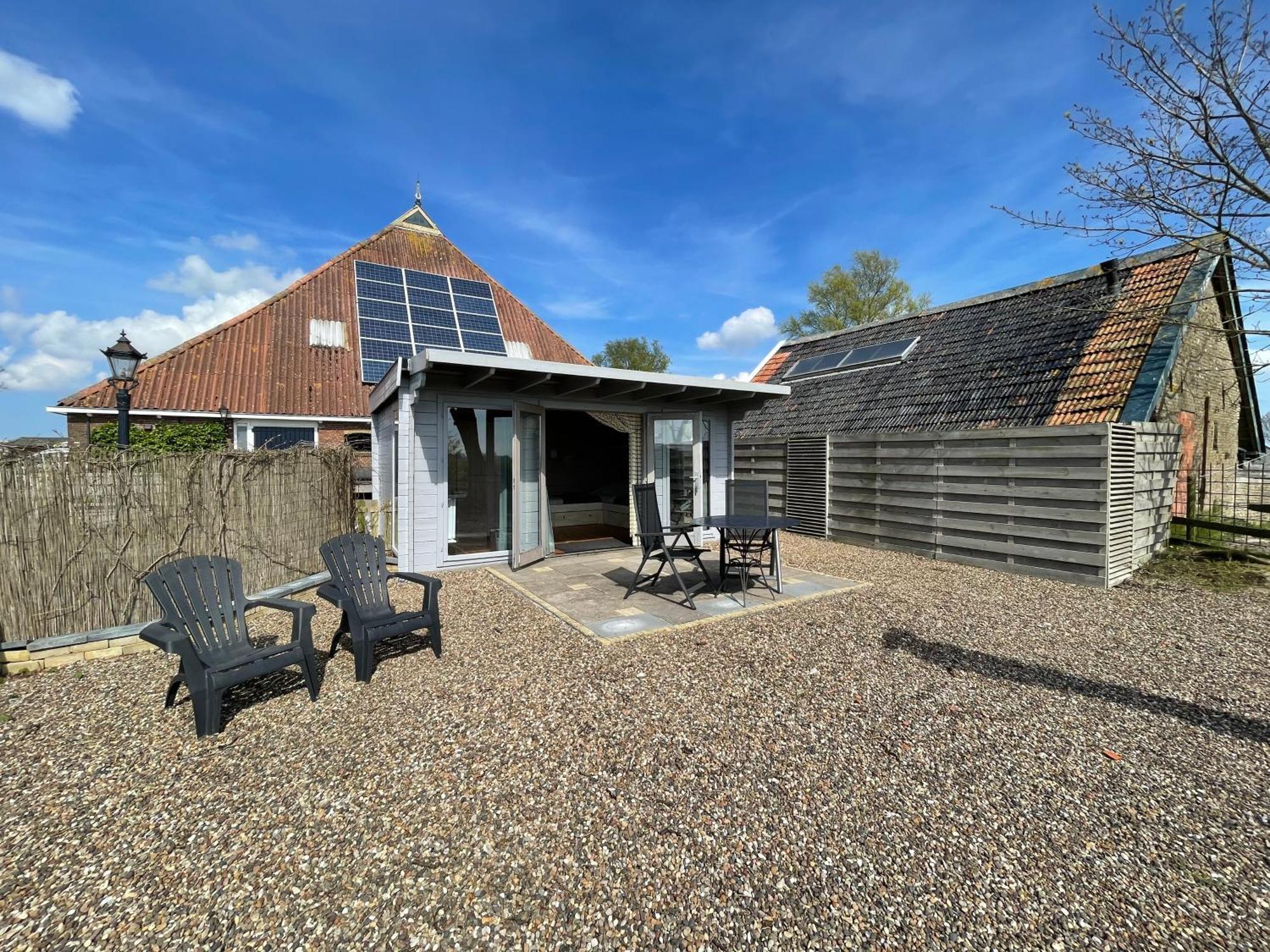 Villa Logeerboerderij De Salix Hitzum Exterior foto